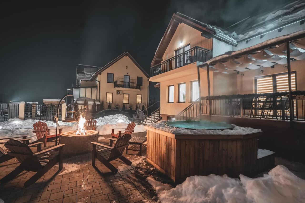 Roots Villa Redwood 브라쇼브 외부 사진